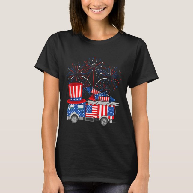 Funny Uncle Sam Firetruck and Fireworks Usa Flag 4 T-Shirt (Vorderseite)