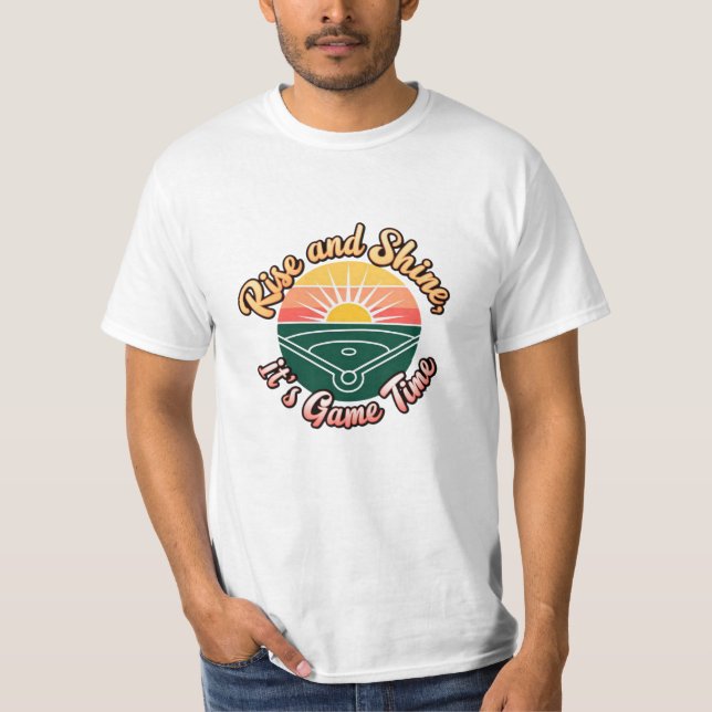 Funny und Whimsical Softball Graphics T-Shirt (Vorderseite)