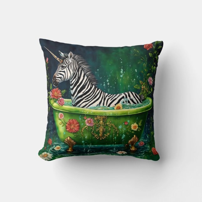 Funny Unicorn Zebra in einer Badewanne Kissen (Vorderseite)
