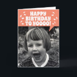 Funny Vintag 50er Kid Sing Loud und Proud Birthday Karte<br><div class="desc">Ein Vintages 50er Schwarz-Weiß-Foto eines kleinen Mädchens,  das laut singt. Das Foto ist einfach zufällig ich. Was mir im Ton fehlte,  habe ich mich in der Lautstärke ausgedacht! Ich sage,  singe laut und stolz! Niedliche Geburtstag-Karte für diejenigen,  die sich beziehen können.</div>