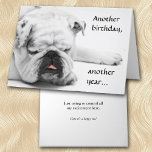 Funny White Bulldog Birthday Karte<br><div class="desc">Auf der Vorderseite dieser lustigen Geburtstagskarte befindet sich ein nahes Foto eines schlafenden weißen Bulldoghundes. Der große Hund hat einen Fuß ausgesteckt, und er ruht sich auf der anderen Pfote, wobei seine rosa Zunge leicht herausklingt. Der schwarze Text an der Seite sagt: "Ein weiterer Geburtstag, ein weiteres Jahr... " Der...</div>