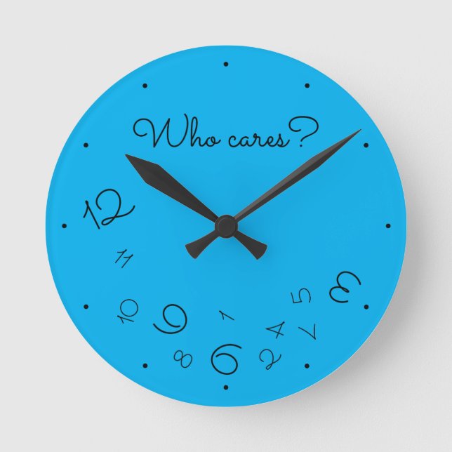Funny Who Cares? Falling Numbers Blue Quirky Runde Wanduhr (Vorderseite)