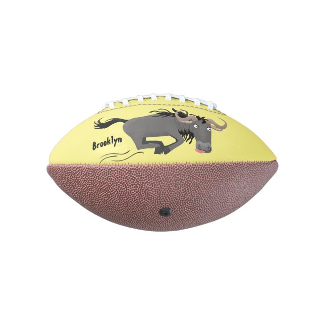 Funny wildebeam läuft Cartoon Illustration Football (Gedreht 270)
