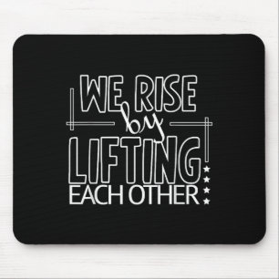 Funny wir aufstehen, indem wir uns gegenseitig mot mousepad