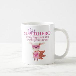 Funny Working from Zuhause Superhero trägt Pajamas Kaffeetasse