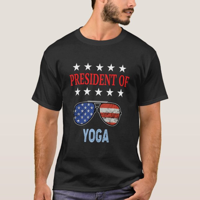 Funny Yoga Accessoires Usa Flag Yoga Sprichwort T-Shirt (Vorderseite)