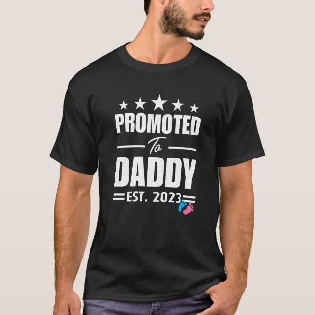 Für Daddy Est 2023 bekannt gegeben, Geschlecht ros T-Shirt (Vorderseite)