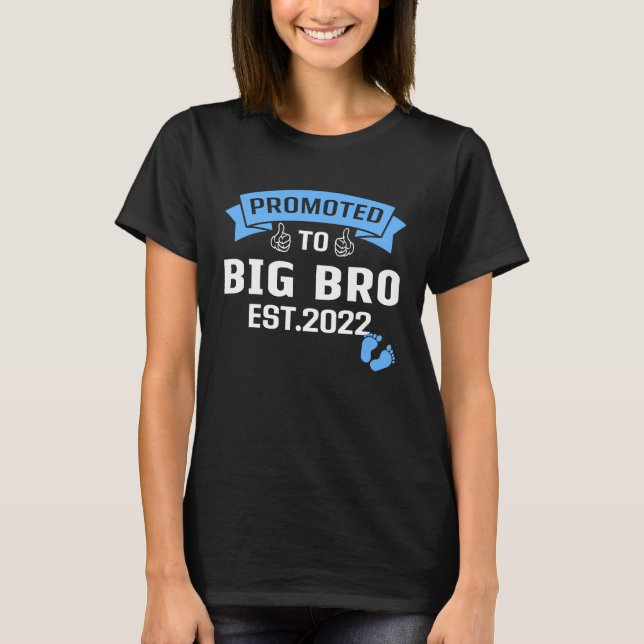 Für den großen Bruder Est 2022 in Kürze auf Bro 2 T-Shirt (Vorderseite)