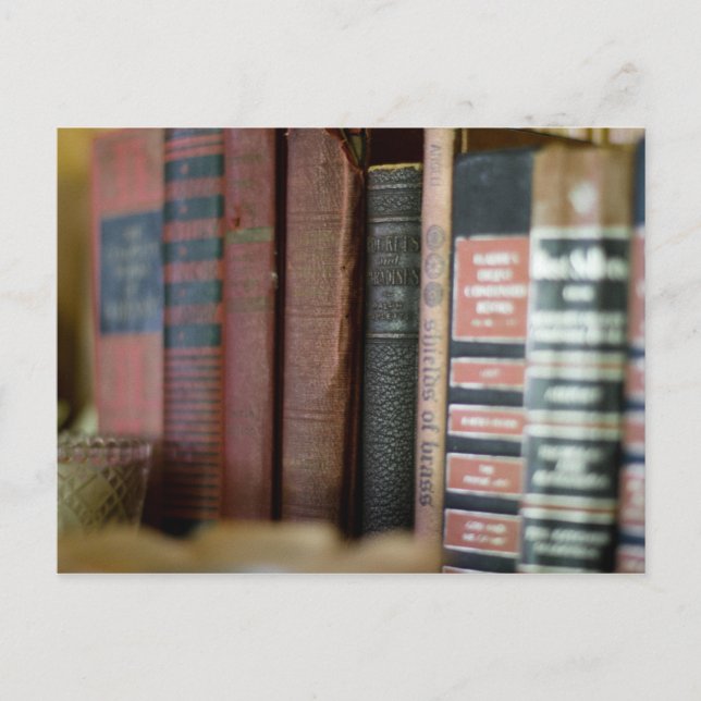 Für die Liebe Vintager Bücher Postkarte (Vorderseite)