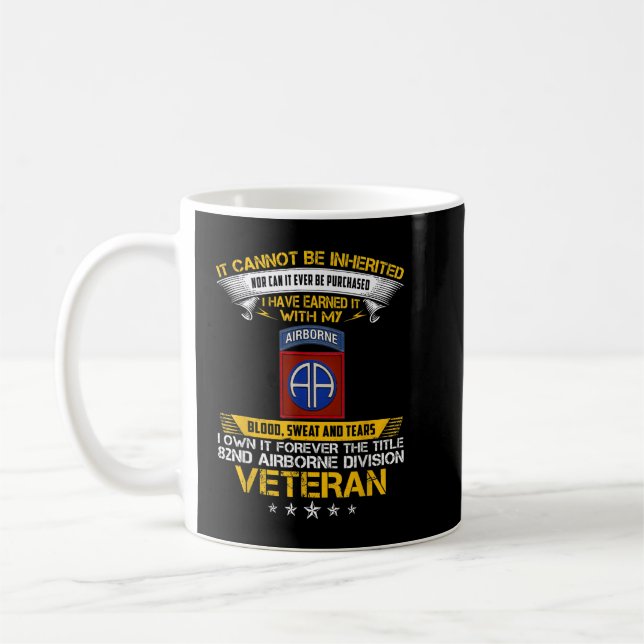 Für immer der Titel 82Nd Im Flugzeug Division Vete Kaffeetasse (Links)