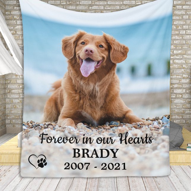 Für immer in unserem Hearts Dog Foto Pet Memorial Fleecedecke (Von Creator hochgeladen)