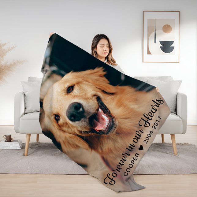 Für immer in unserem Hearts Pet Memorial Foto Fleecedecke (Forever in our Hearts Pet Memorial Photo Fleece Blanket)