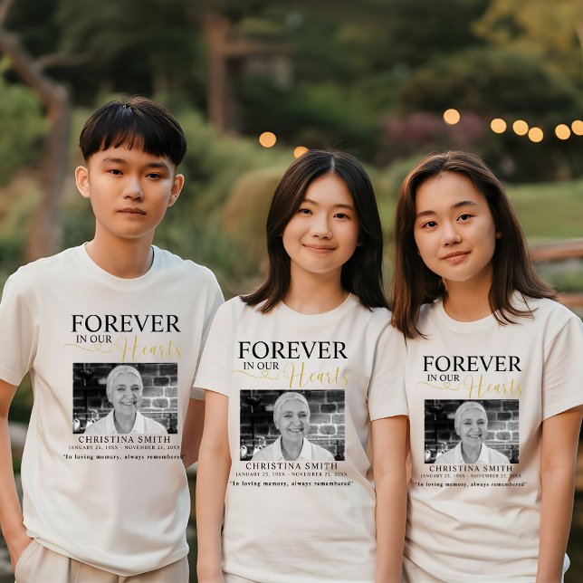 Für immer in unseren Herzen Beerdigung Foto Memori Tri-Blend Shirt (Von Creator hochgeladen)