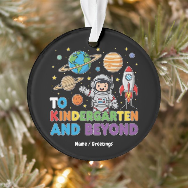 Für Kindergarten und Jenseits des Astronauten Funn Ornament (Baum)