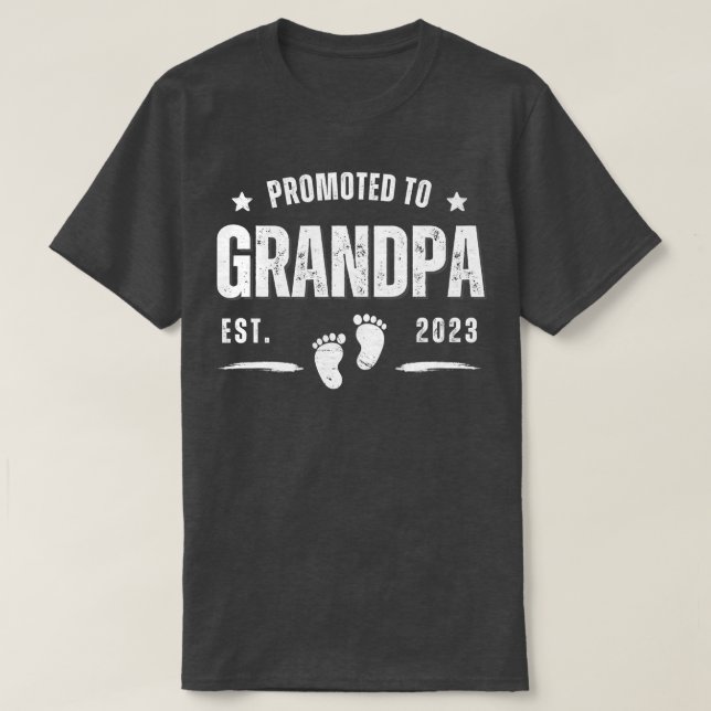 Für Opa 2023 befördert, bald zum ersten Mal GRA T-Shirt (Design vorne)