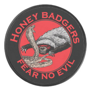 Fürchte kein böses Badass Honigdachs Rot Tier Kuns Eishockey Puck