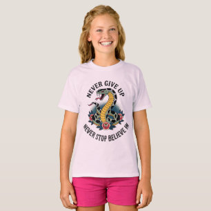 Furchtloser Geist: Kühne Schlange und Rose Kunstwe T-Shirt