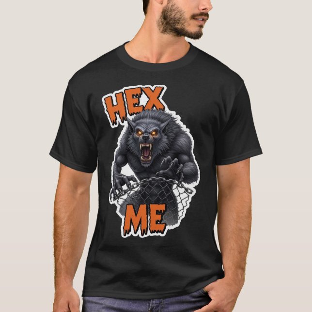 Furious werewolf with glowing eyes and sharp fangs T-Shirt (Vorderseite)