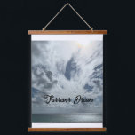 Furrever Dream Wall Art Deco Tapestes Wandteppich Mit Holzrahmen<br><div class="desc">Dieses Furrever Dream Wall-Art Decor Tapestry wurde von meiner Liebe für Natur und Reisen inspiriert, und unser geliebtes Malteser, Skippy, unser liebevoller Begleiter, Therapehund und Held. Das folgende Produkt ist eine Hingabe an ihn und all die Zorn/Non-Furry-Gefährten und Helden - Vergangenheit, Gegenwart und Zukunft -, die viel Sonne und Licht...</div>