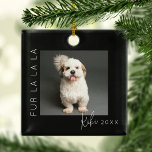 Furry La La La La | Foto Weihnachtsbaum Ornament Aus Metall<br><div class="desc">Beinhaltet eure Haustiere mit unseren Weihnachtsbaumschmuck 'Fur La La'! Diese lustigen Baum-Dekorationen sind mit einem liebenswerten Bild Ihres geliebten Hundes, einer Vorlage mit der Begrüßung "Fur La La La La", personalisiert mit Ihrem Haustier und dem Jahr. Feiern Sie den Weihnachtsgeist und schaffen Sie mit diesem bezaubernden Sake eine bleibende Erinnerungen...</div>