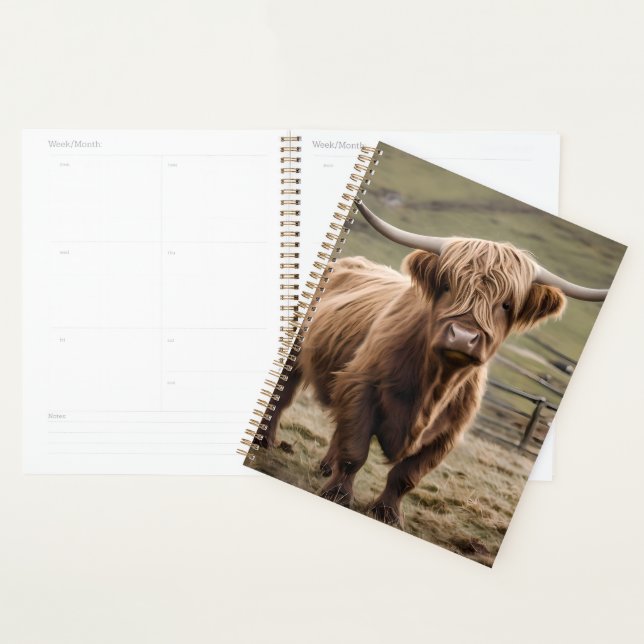 **"Furry Majestät: The Wooly Brown Highland Cow"** Planer (Anzeige)
