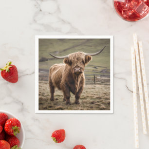 **"Furry Majestät: The Wooly Brown Highland Cow"** Serviette