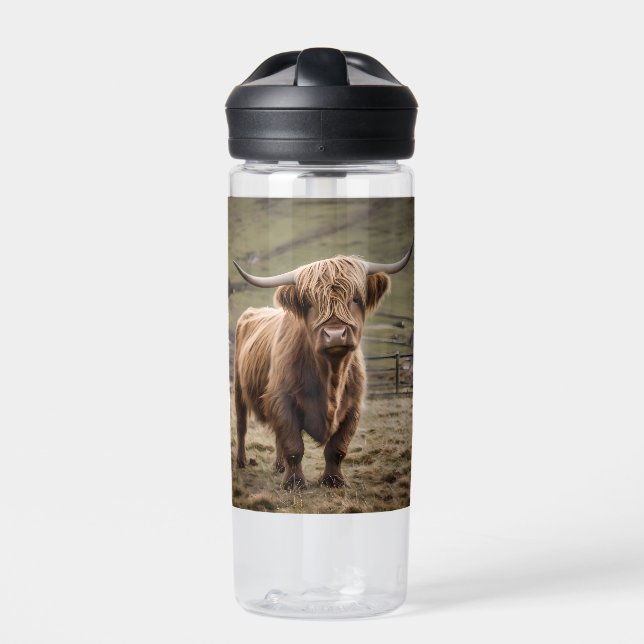**"Furry Majestät: The Wooly Brown Highland Cow"** Trinkflasche (Vorderseite)