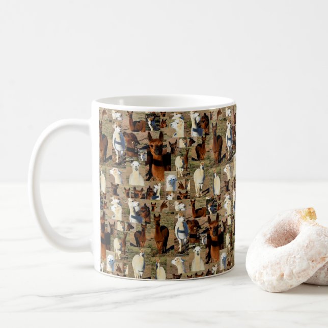 "Furry Moments: An Alpaca Foto Collage" Kaffeetasse (Mit Donut)