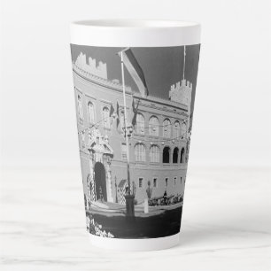 Fürstliches Palast-Wurfgeschoß des alten Fürstentu Milchtasse