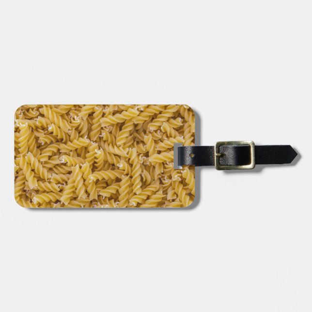 Fusilli pasta macro as background struktur gepäckanhänger (Vorderseite horizontal)
