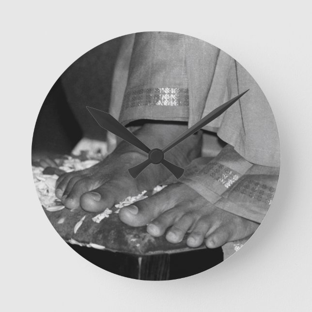 Fuß-Uhr Sathya Sai Babas Lotus Runde Wanduhr (Vorderseite)