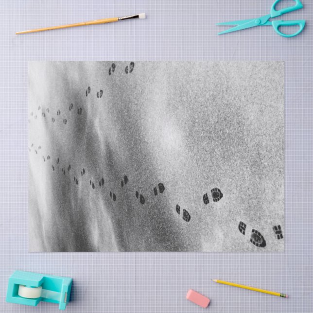 Fußabdrücke aus dem Schneeballpapier Seidenpapier (Basteln)