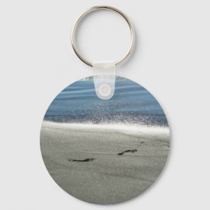 Fußabdrücke im Sand Schlüsselanhänger