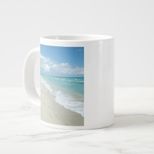 Fußabdrücke von White Sandy Beach, Landschaftlic Jumbo-Tasse