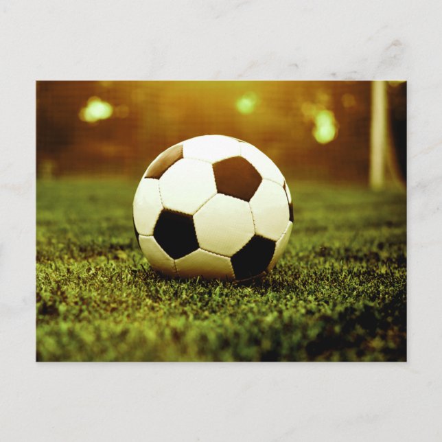 Fußball auf Gras Postkarte (Vorderseite)