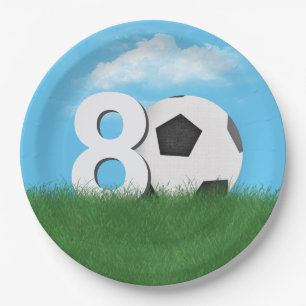Fußball-Ball am 80. Geburtstag in grüner Gras Pappteller