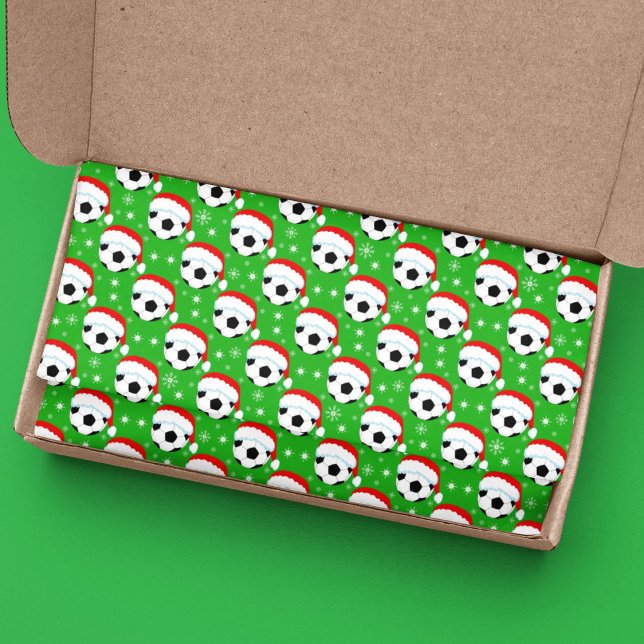 Fußball-Ball mit Hut und Schneeflocken grün Seidenpapier (Von Creator hochgeladen)