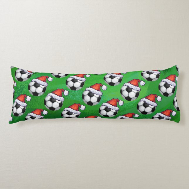 Fußball-Ball-Weihnachtsmannmütze auf Grün Seitenschläferkissen (Vorderseite)