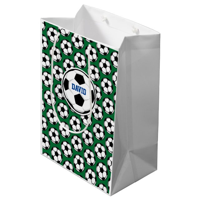 Fußball-Balls Weiß-Schwarz-Grün-Individuelle Name Mittlere Geschenktüte (Rückseite Schrägansicht)