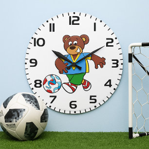 Fußball-Bären spielen Fußball im Sportraum Große Wanduhr