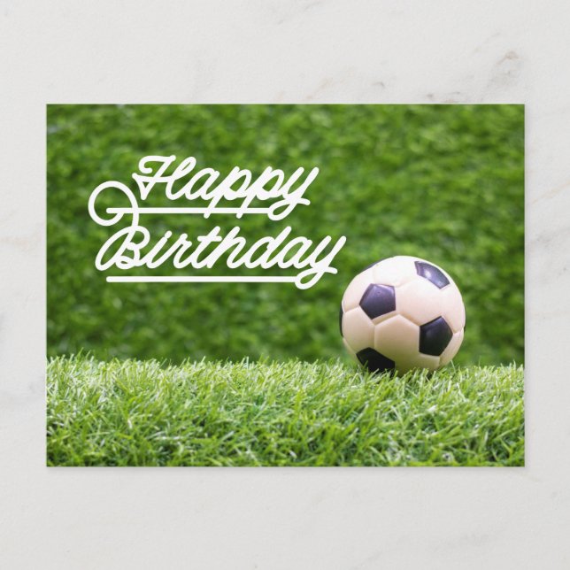 Fußball Happy Birthday mit Ball auf grünem Gras Au Postkarte (Vorderseite)