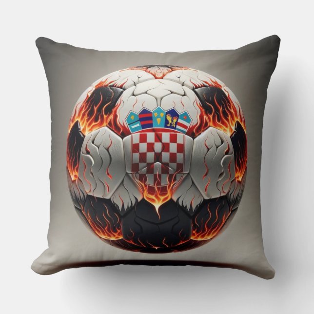 Fußball mit Flammen und kroatischer Flagge Kissen (Vorderseite)