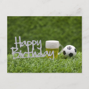 Fußball mit Happy Birthday Wort auf Grün Postkarte