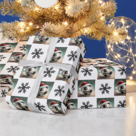 Fußball mit roter Weihnachtsmannmütze Snowflake Na Geschenkpapier