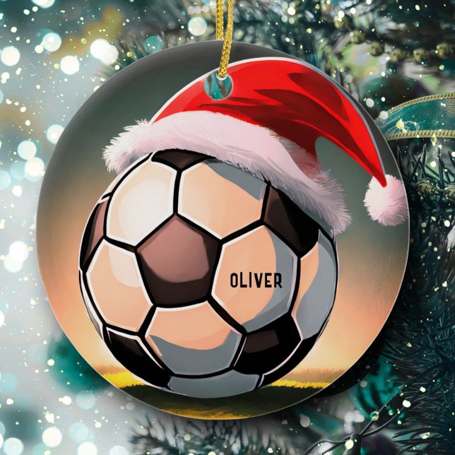 Fußball mit Roter Weihnachtsmannmütze Weihnachten Keramik Ornament (Von Creator hochgeladen)