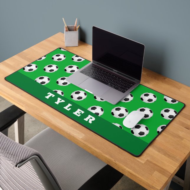 Fußball-Muster, weißer Name auf Grün Schreibtischunterlage (Büro 2)