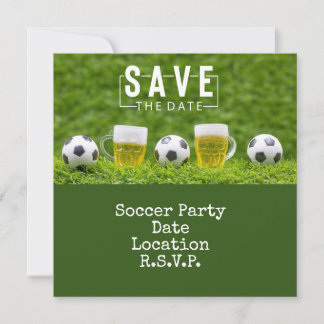 Fußball-Party mit Ball und Bier auf Grün Einladung