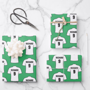 Fußball-Shirt in Weißverpackungspapierblättern Geschenkpapier Set