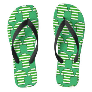 Fußball-Shirts Design in grünen Hoops Flip Flops