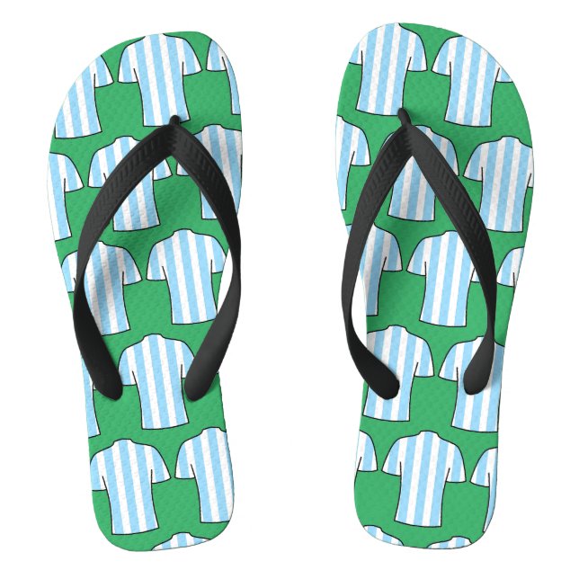 Fußball-Shirts Design in hellblauen Streifen Flip Flops (Fußbett)